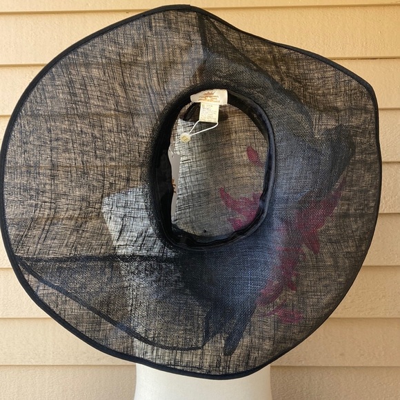 Gorgeous Derby Hat Flax Black W/Fuchsia Feathers - Picture 7 of 15